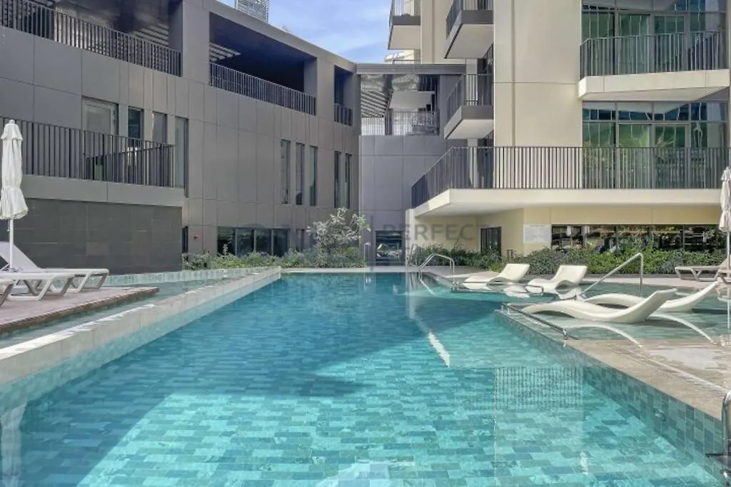 Studio Chic In Business Bay With Pool And Gym ドバイ